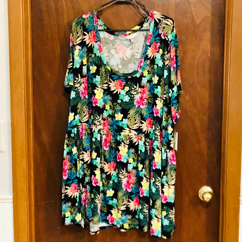 Plus size 5X Super Soft black floral top NWT